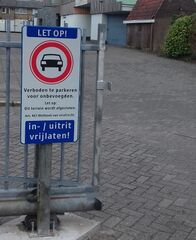 Bestand:196px-Privat-road-sign.jpg